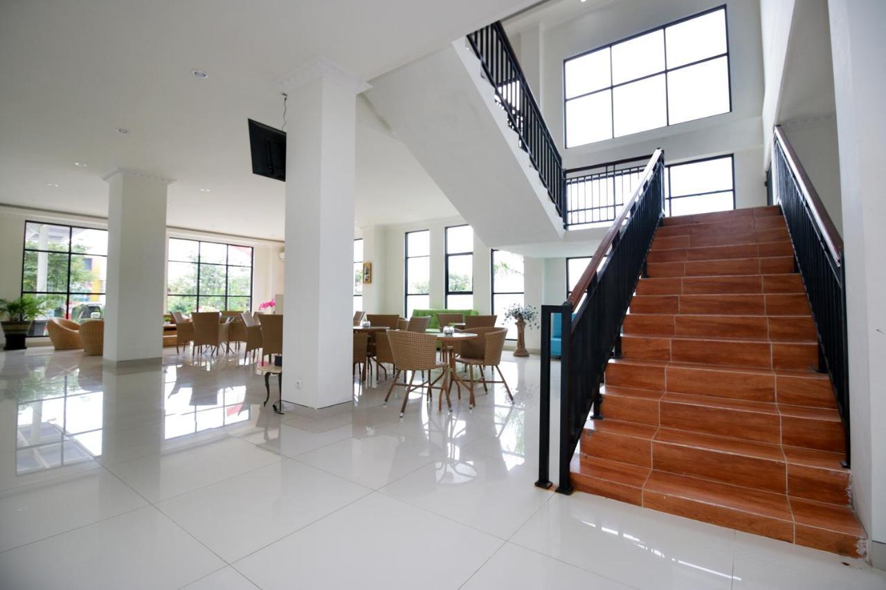 Airy Syariah Mistar Cokrokusumo 29A Banjarbaru Экстерьер фото